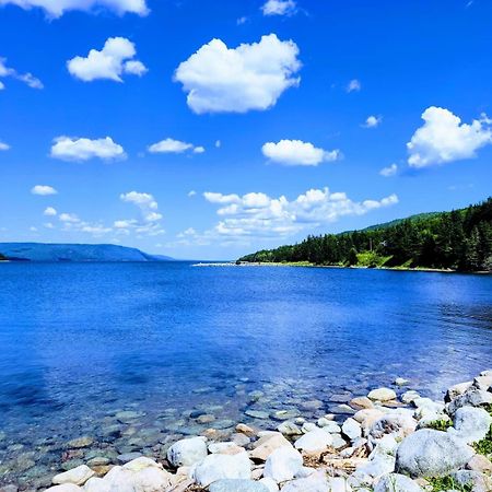 St Ann'S Motel & Cottage Baddeck Inlet المظهر الخارجي الصورة