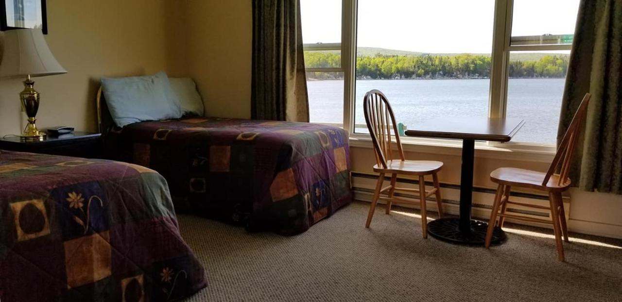 St Ann'S Motel & Cottage Baddeck Inlet المظهر الخارجي الصورة