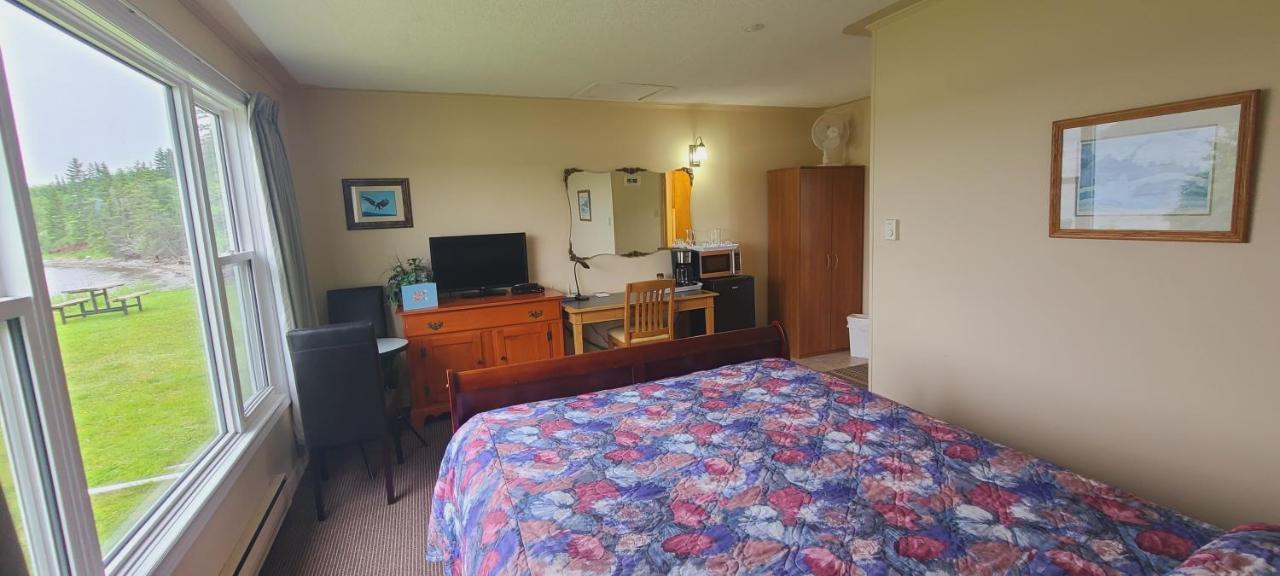 St Ann'S Motel & Cottage Baddeck Inlet المظهر الخارجي الصورة