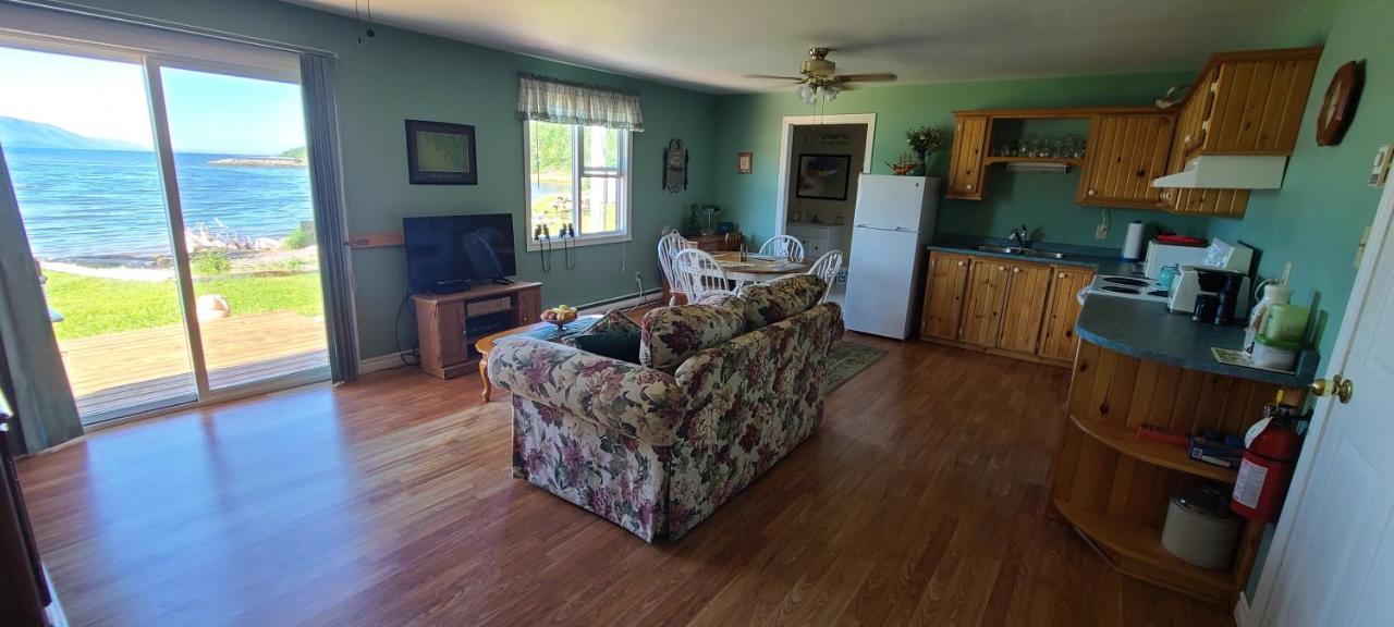 St Ann'S Motel & Cottage Baddeck Inlet المظهر الخارجي الصورة