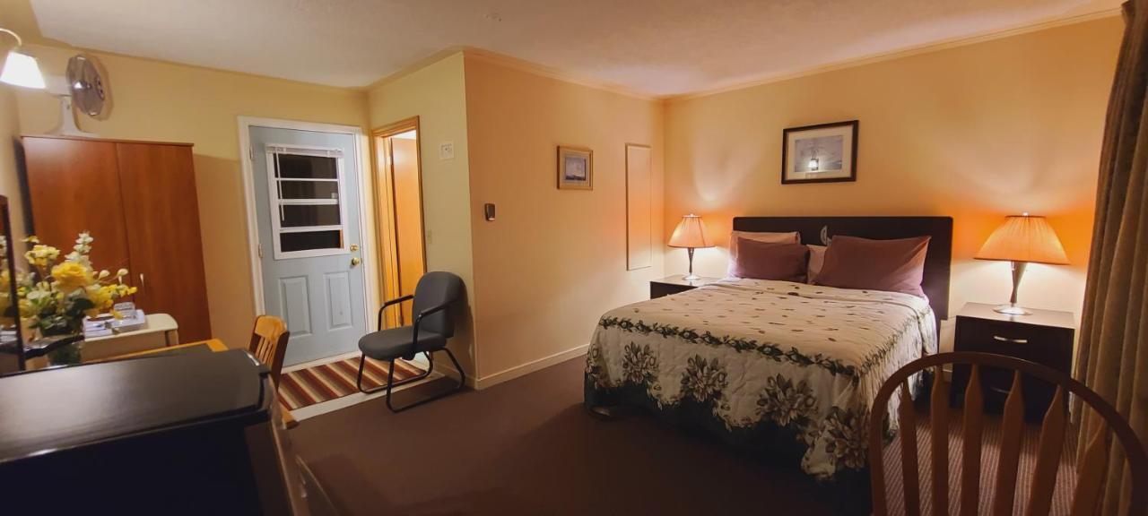 St Ann'S Motel & Cottage Baddeck Inlet المظهر الخارجي الصورة