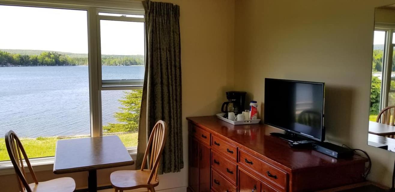 St Ann'S Motel & Cottage Baddeck Inlet المظهر الخارجي الصورة