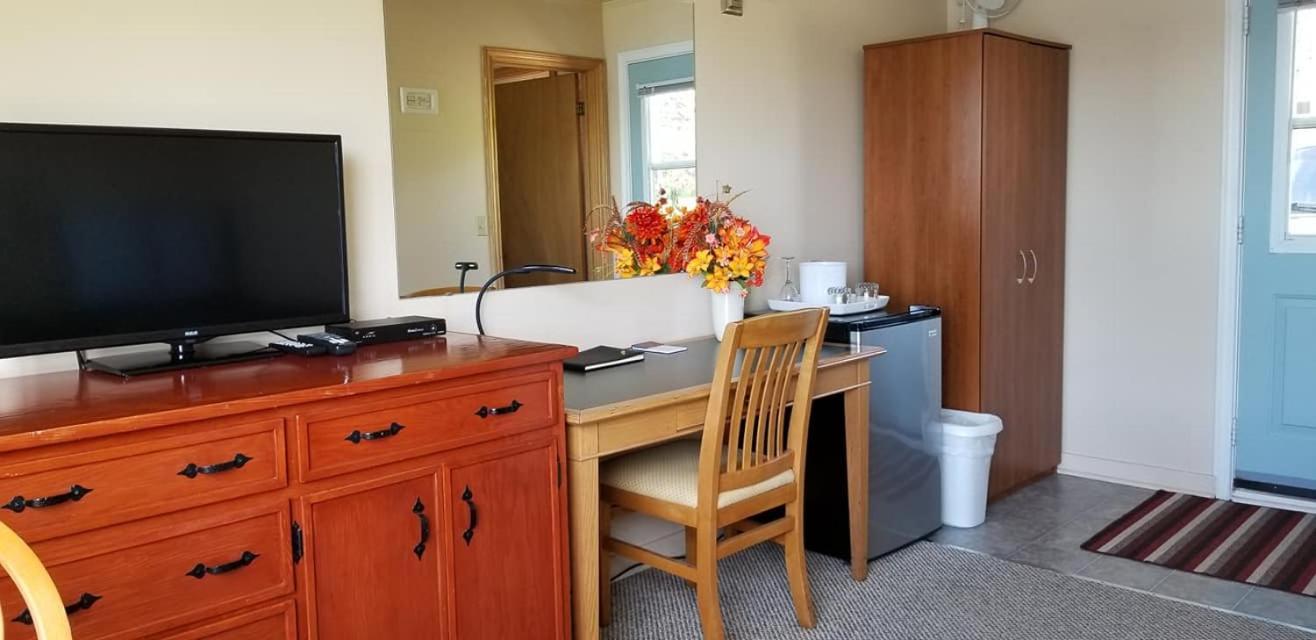 St Ann'S Motel & Cottage Baddeck Inlet المظهر الخارجي الصورة