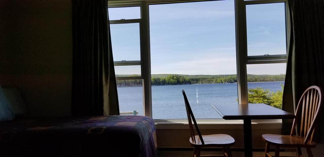 St Ann'S Motel & Cottage Baddeck Inlet المظهر الخارجي الصورة