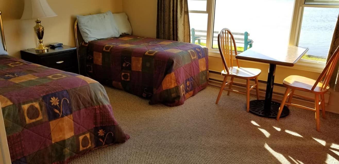St Ann'S Motel & Cottage Baddeck Inlet المظهر الخارجي الصورة