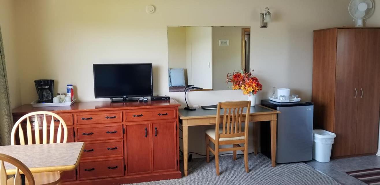 St Ann'S Motel & Cottage Baddeck Inlet المظهر الخارجي الصورة
