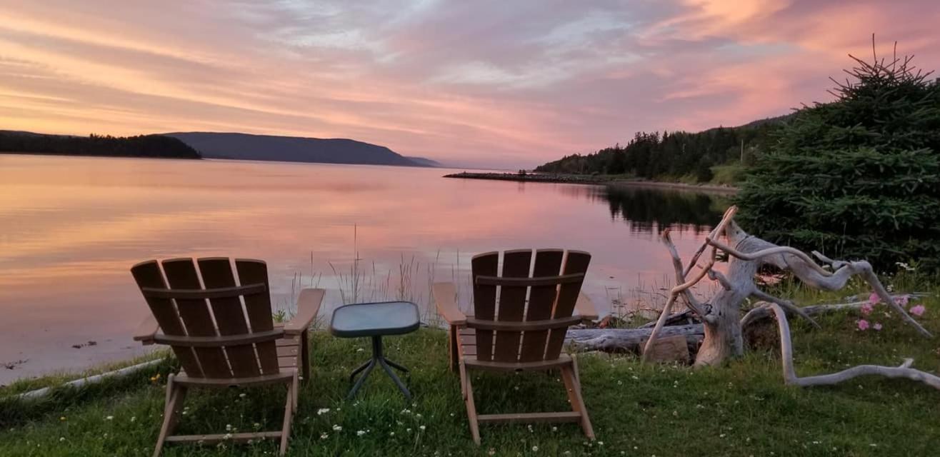 St Ann'S Motel & Cottage Baddeck Inlet المظهر الخارجي الصورة